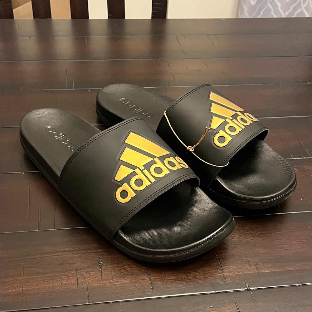 Adidas Adilette Comfort Slides Sandals Shoes new black gold GY1946 Men’s Size 12